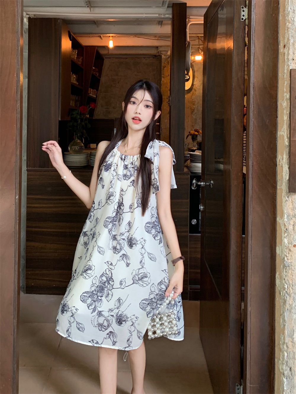 Printed strap suspender dress women's summer loose sleeveless a-line skirt French thin apricot off-shoulder skirt