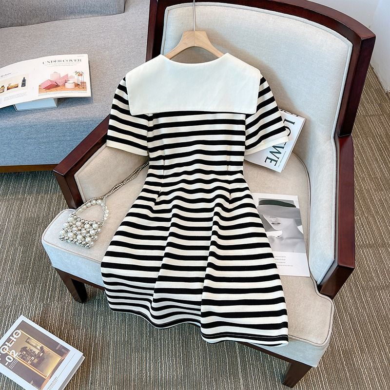 Slightly fat mm summer new large size women's clothing to cover the belly and look thin navy collar stripes cover the meat and reduce the age short-sleeved dress