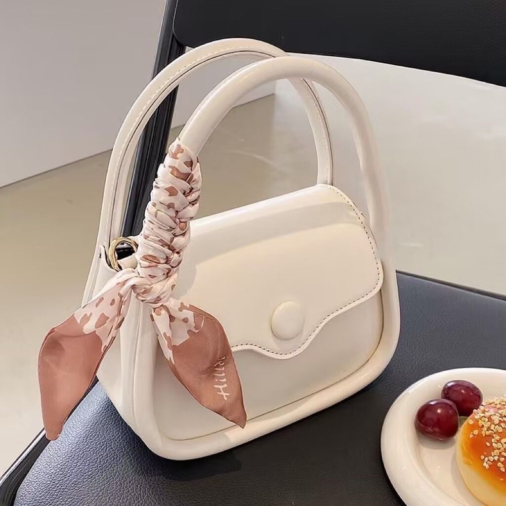 This year's popular hot-selling small bags for women 2022 new trendy ins high-quality niche handbags cross-body small bags