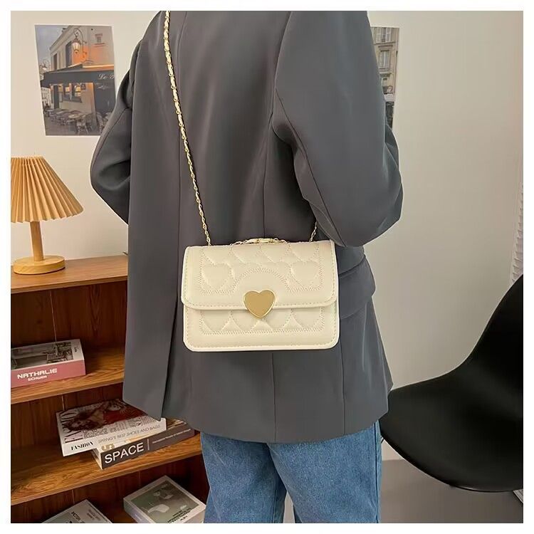 New product bag women's trendy summer 2022 niche French style gentle high-value appearance this year's popular foreign style chain messenger bag