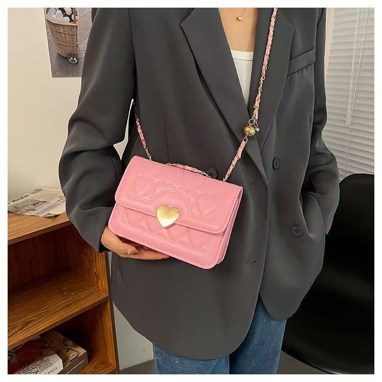 New product bag women's trendy summer 2022 niche French style gentle high-value appearance this year's popular foreign style chain messenger bag