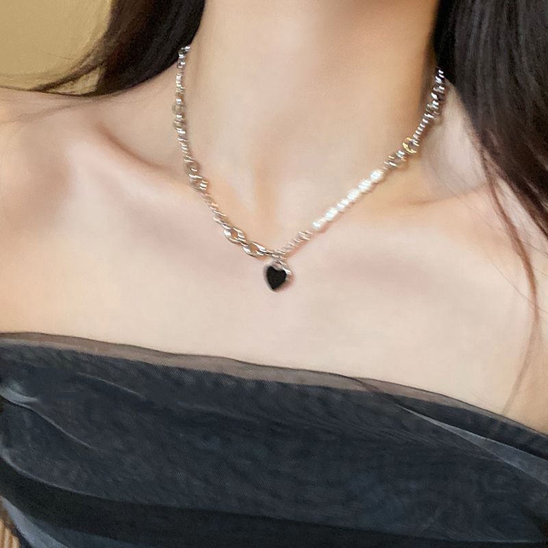 巴洛克珍珠黑色爱心项链女气质网红拼接配饰轻奢小众设计感锁骨链