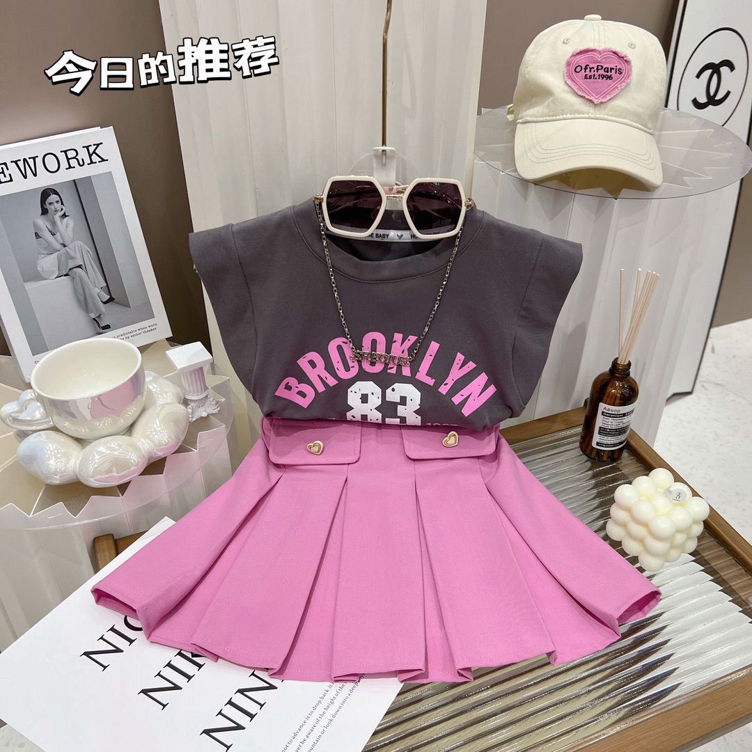 Girls summer suit  new internet celebrity medium and large children's style Korean version sleeveless vest pleated skirt two-piece set