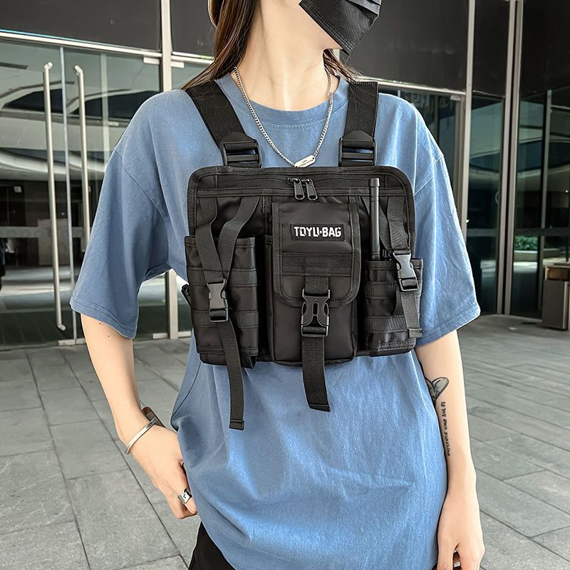 男士工裝戰術包ins日系嘻哈馬甲包女休閒個性胸包街頭潮流小背包