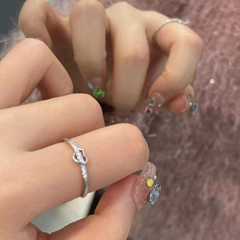 Love zircon ring for women, simple row of diamonds, hollow heart-shaped ring, fashionable and personalized bestie index finger ring, adjustable