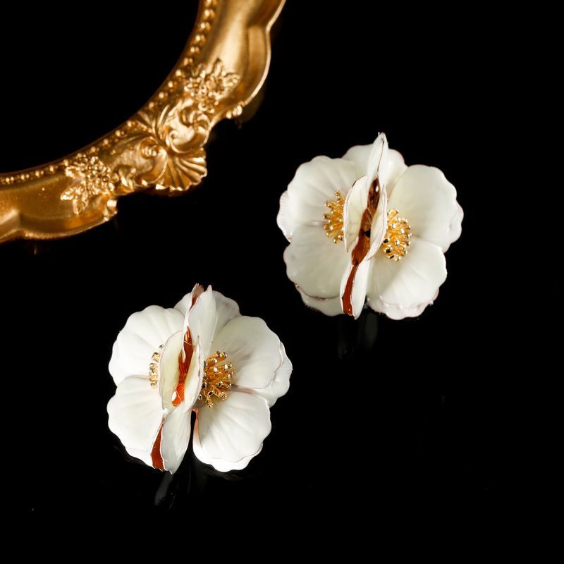 杨采钰同款白色花朵耳饰法式耳环夏季女小众设计感高级年新款