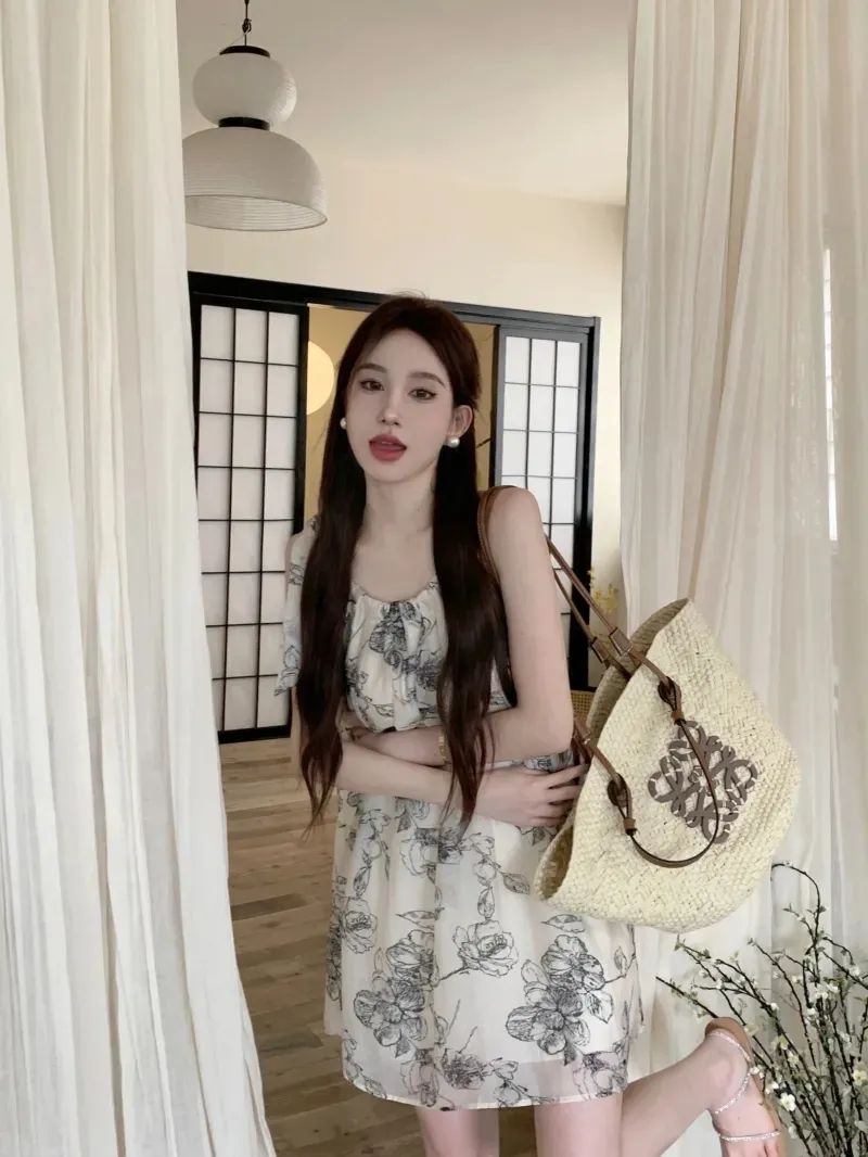 Sweet Spice Girl Floral Halter Neck Suspender Dress Women Summer French Pure Loose Inner High-quality Tops Outerwear