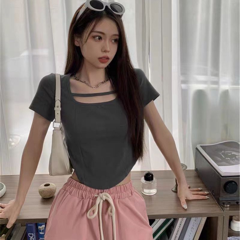 Retro European and American style babes collarbone square collar design sense niche female summer thin section slim short short-sleeved T-shirt ins