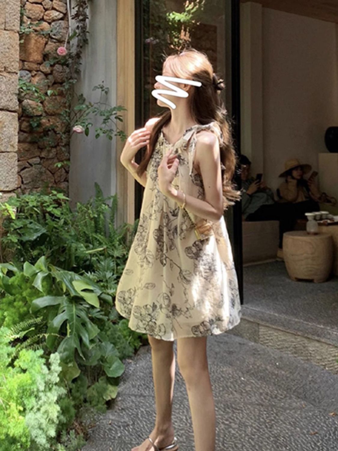 French high-end exquisite halter neck dress women's summer gentle wind ink printing sweet tea break chiffon short skirt