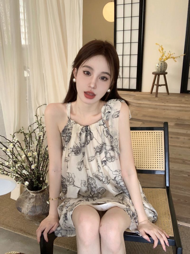 Sweet Spice Girl Floral Halter Neck Suspender Dress Women Summer French Pure Loose Inner High-quality Tops Outerwear