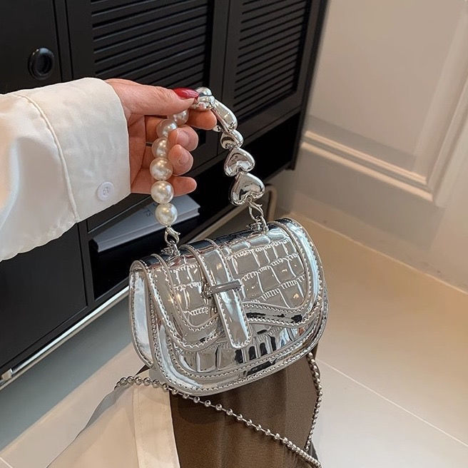 Summer high-end niche texture pearl chain crossbody mini silver handbag girls 2024 new style