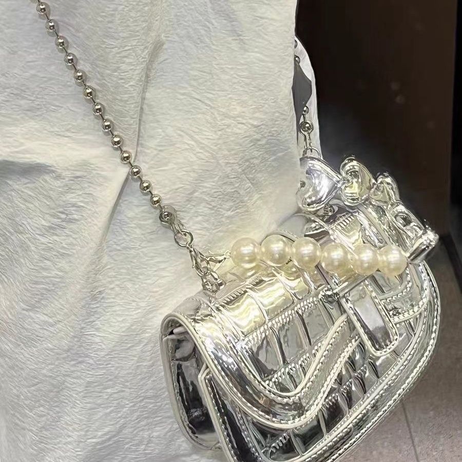 Summer high-end niche texture pearl chain crossbody mini silver handbag girls 2024 new style