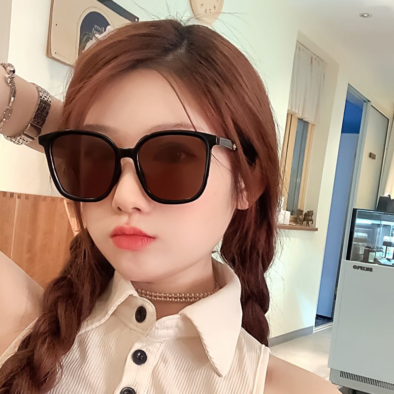 Retro large black frame brown square face small sunglasses Internet celebrity female high-end ins round face Korean style sunglasses