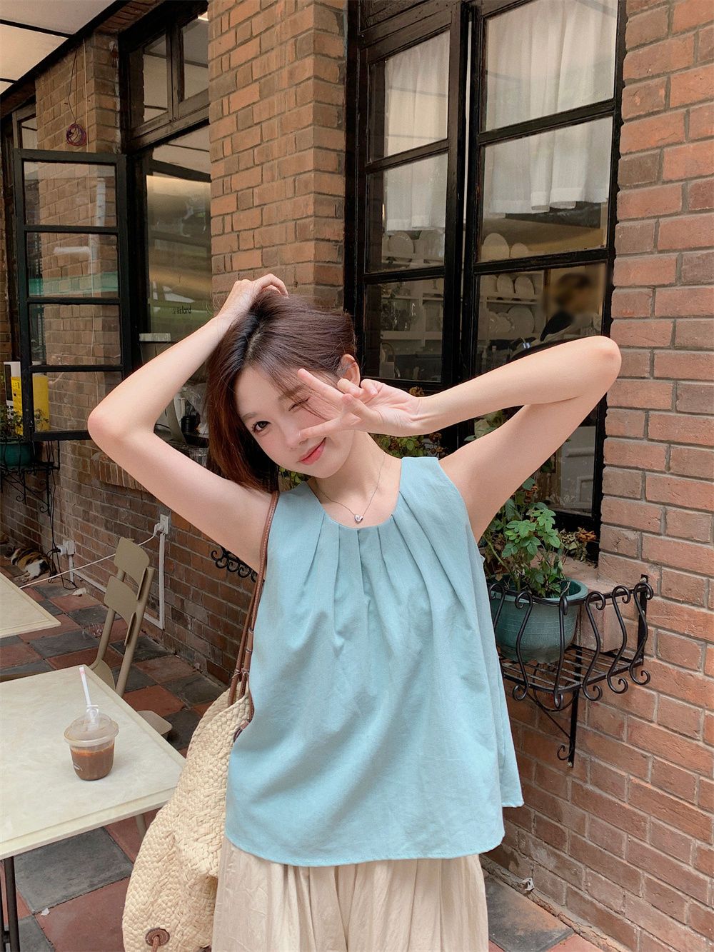 kumikumi温柔风压褶无袖蓝色吊带背心女夏季新款宽松显瘦减龄上衣
