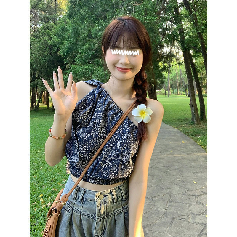 斜肩吊帶短款無袖襯衫女2023夏季新款復古碎花時髦背心短上衣