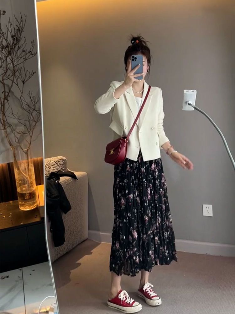 春秋新款米白色西裝外套女士短款英倫風休閒氣質顯瘦小個子西服潮