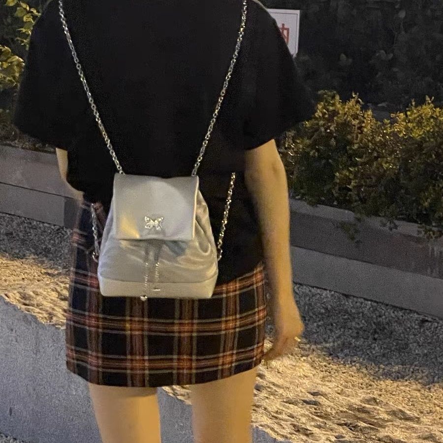 Love Y2K Chain Sweet Cool Spicy Girls Women's 2023 New Silk Leather High Grade Silver Backpack_voghion.com