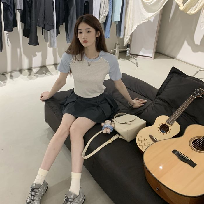 2023 new vitality girl baby blue color matching front shoulder T-shirt women's summer round neck thread slim short-sleeved top