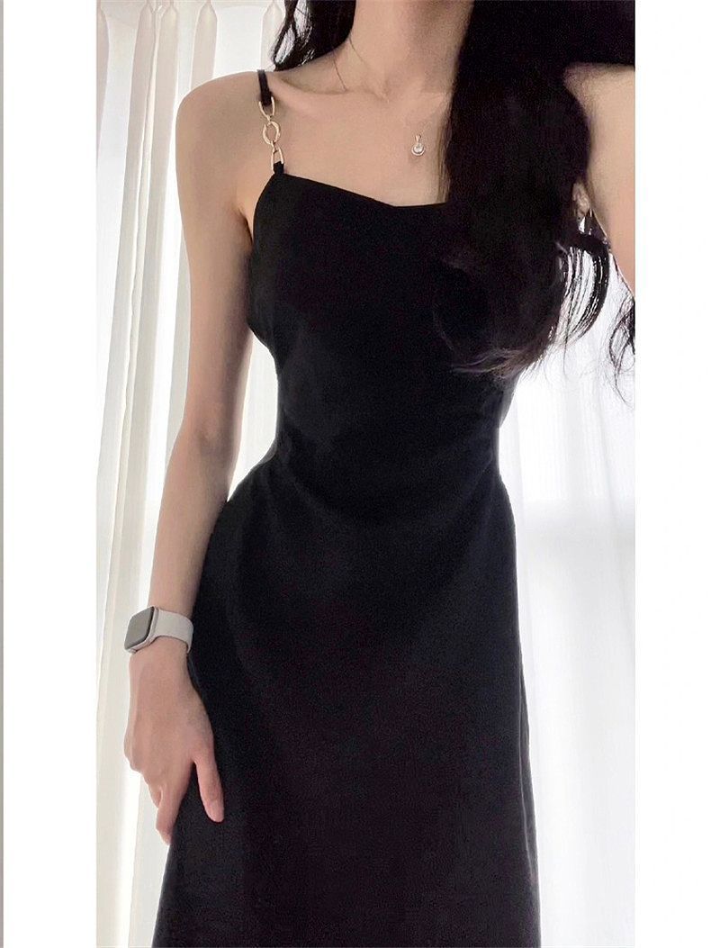 筱姿法式黑色韩版吊带连衣裙2023新款修身收腰显瘦长裙小众设计感
