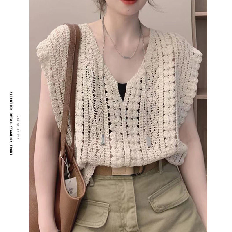 Hollow crochet V-neck vest knitwear summer new trendy design with a sleeveless Korean top female ins sweet