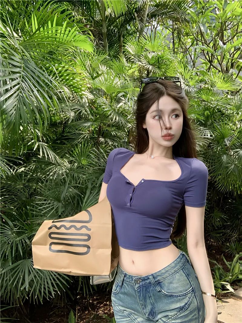 2023 summer new pure desire style blue front shoulder short-sleeved T-shirt women's summer short section self-cultivation sweet hot girl navel top