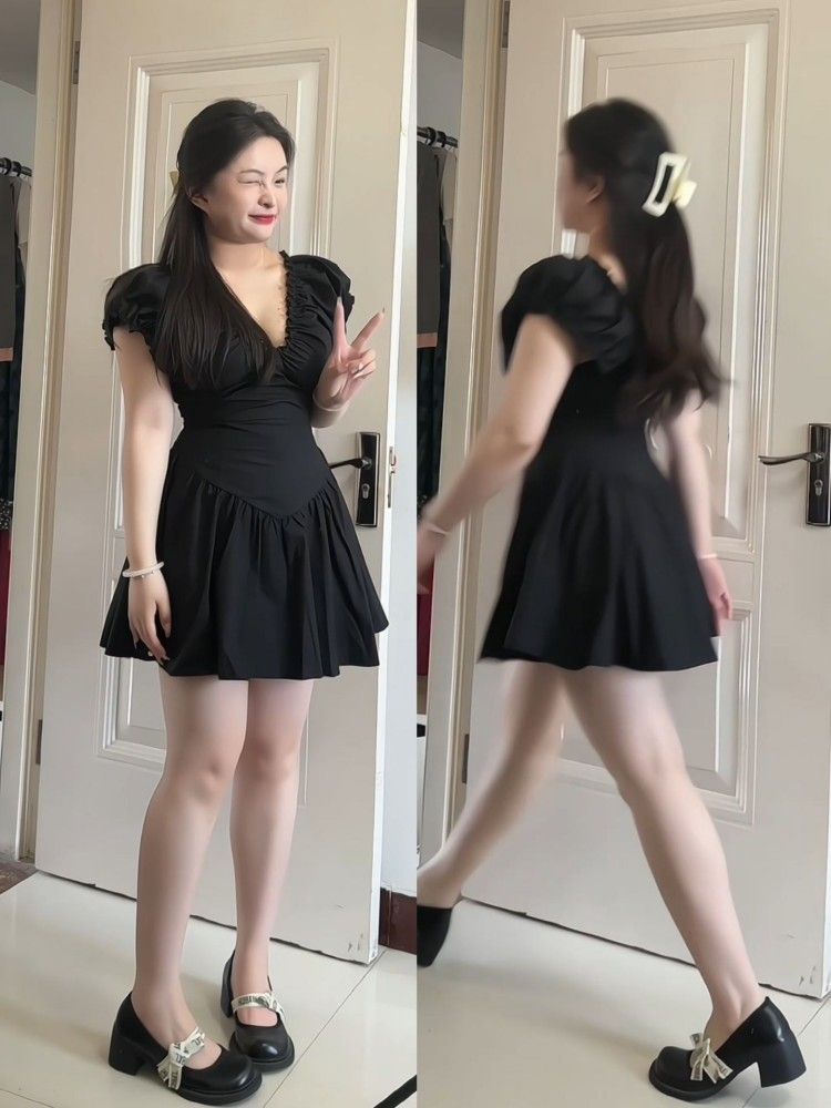 大碼胖妹妹赫本風法式V領短袖連衣裙女夏季收腰顯瘦泡泡袖A字短裙