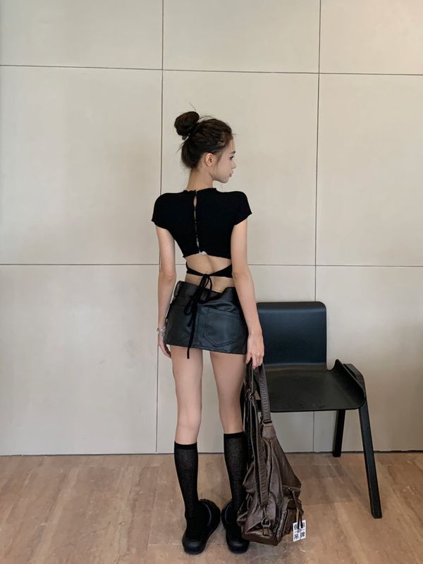 SODAZZZ high-end American hot girl ins exposed waist strap black short-sleeved top thin and breathable slim short T-shirt