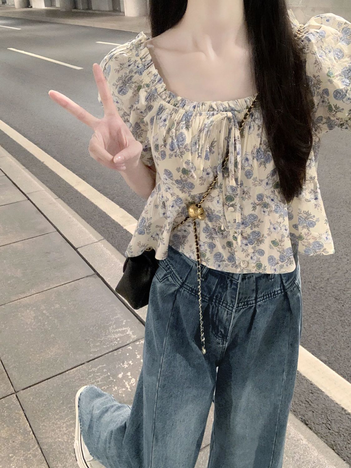 兩件時尚套裝女夏季新款方領褶皺碎花上衣搭配復古水洗牛仔闊腿褲