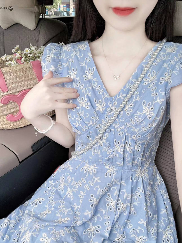 法式高級感復古收腰氣質v領碎花連衣裙夏日新款女學生森系茶歇裙