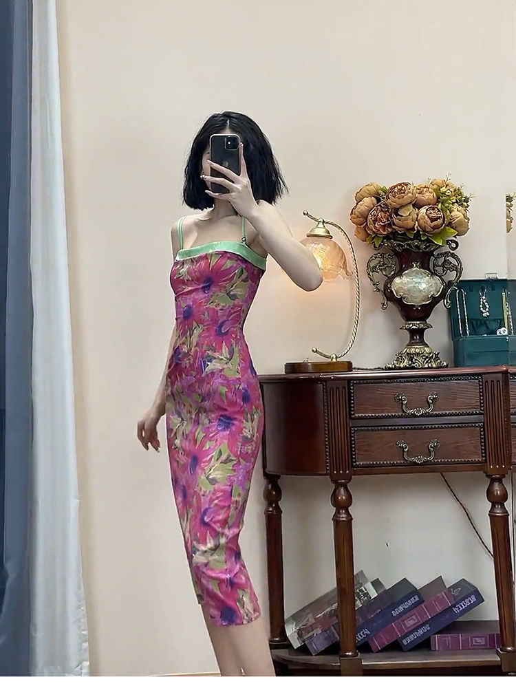 Xiaozi Goddess Fan Suspender Dress Chengdu Street Shooting Niche New Chinese Tea Break French Dress Internet Celebrity