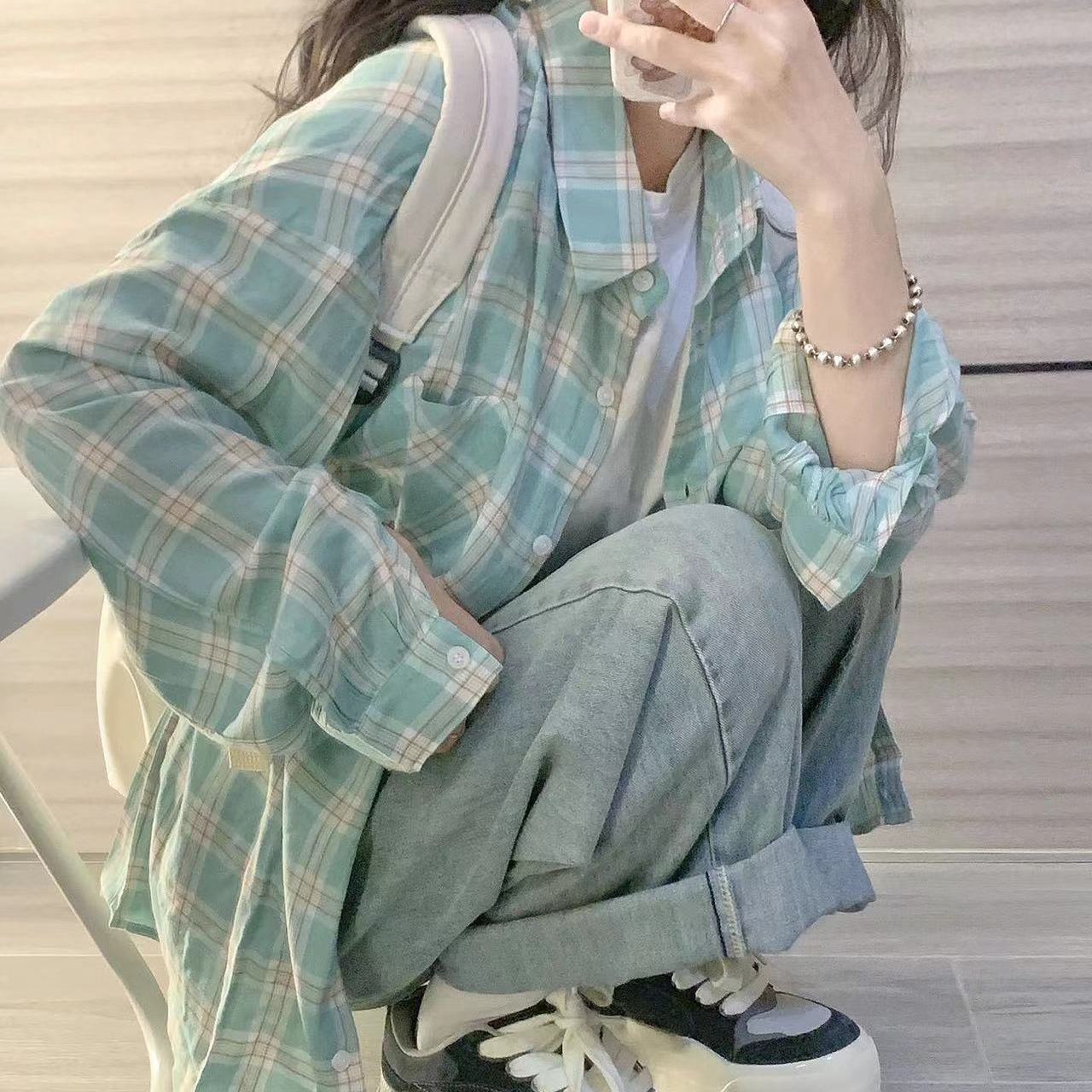 夏季薄款森系文藝風青綠色格子襯衫女中長款襯衣寬鬆顯瘦防曬衣潮
