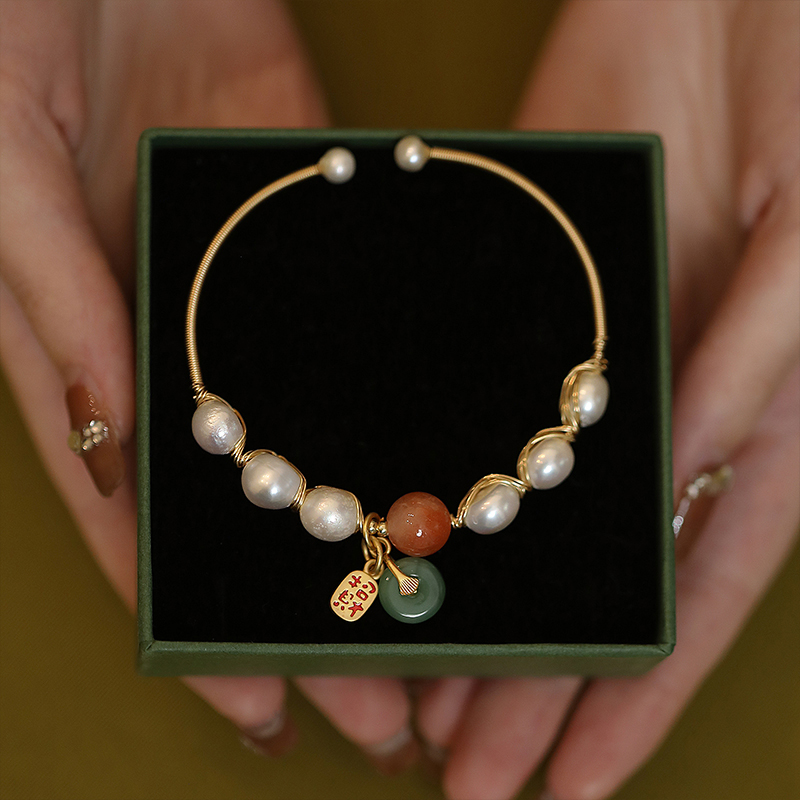 创意复古民族风珍珠手镯轻奢小众设计感手环简约时尚气质百搭手饰