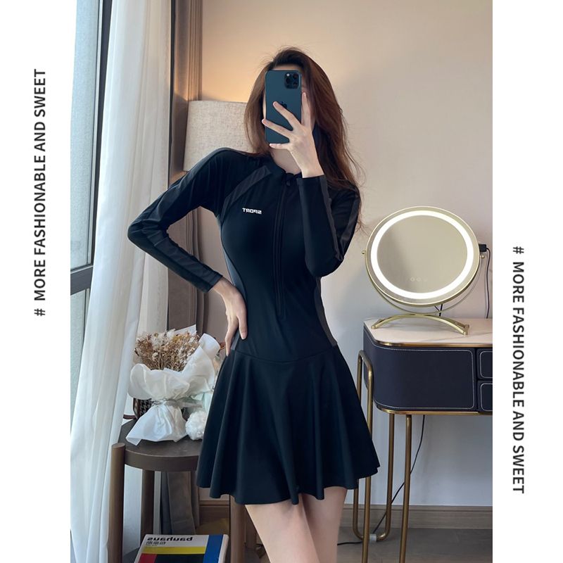 Beginner's swimsuit for women, one-piece, conservative, belly-covering, slimming, fashionable and super fairy ins new long-sleeved anti-exposure