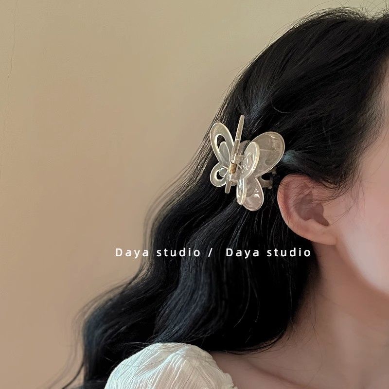 Butterflies stop in the hair~Romantic jelly acetate hollow bow clips with high-end sense of fairy bangs