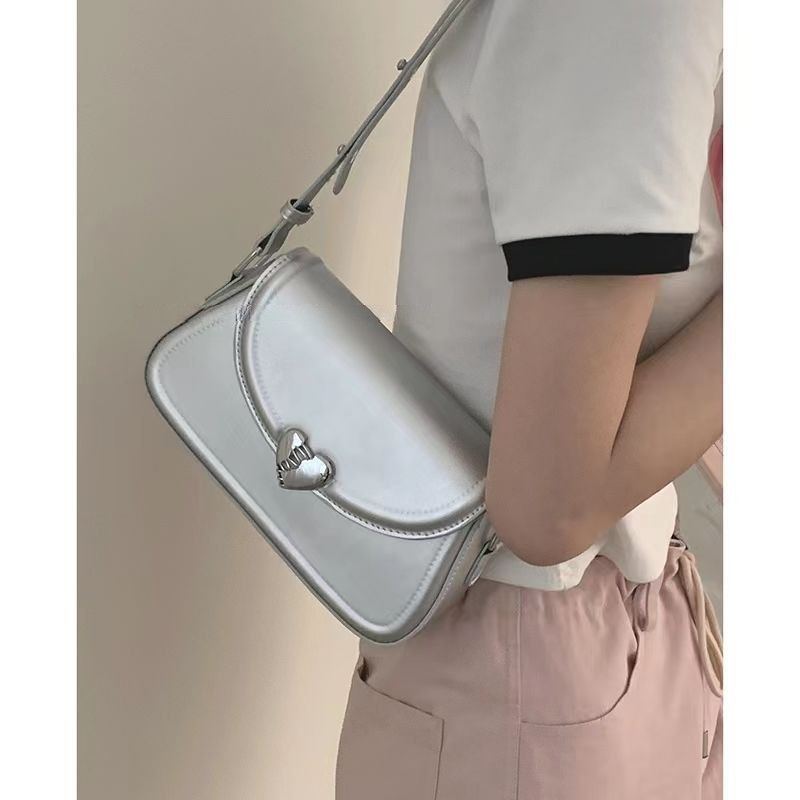 Korean saddle bag for women 2024 new trendy fashion niche love armpit bag versatile ins shoulder crossbody bag