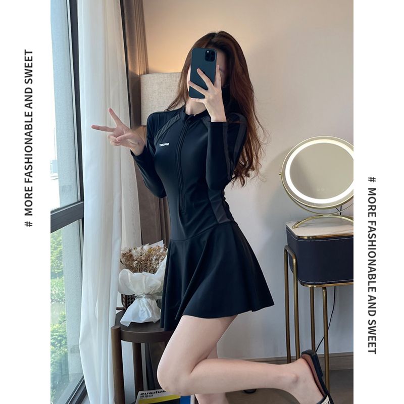 Beginner's swimsuit for women, one-piece, conservative, belly-covering, slimming, fashionable and super fairy ins new long-sleeved anti-exposure