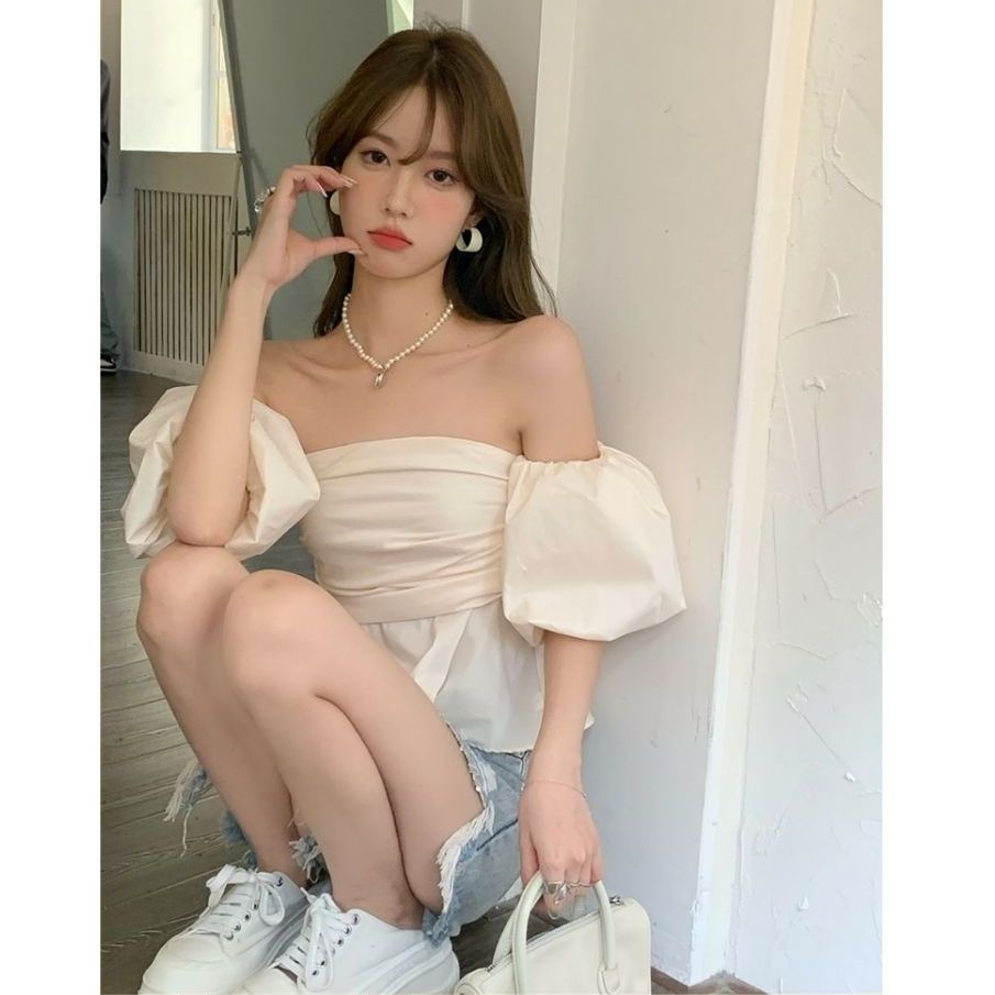 辣妹小心機一字肩泡泡袖法式短袖襯衫女裝夏季短款褶皺設計感上衣