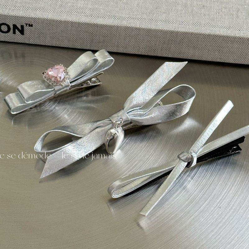 Korean sweet and cool hot girl silver bow hairpin ins niche high-end hairpin love bangs side clip headdress