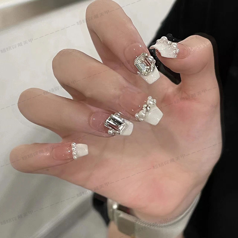 溫柔月光珍珠奶白法式堆鑽美甲純欲風溫柔又高級新娘穿戴式美甲