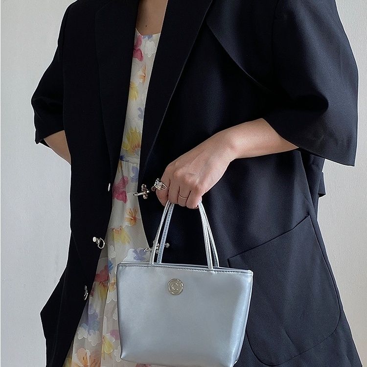 韩国小众新款女包秀林手提包女软皮可爱时尚银色手拎包斜挎手机包