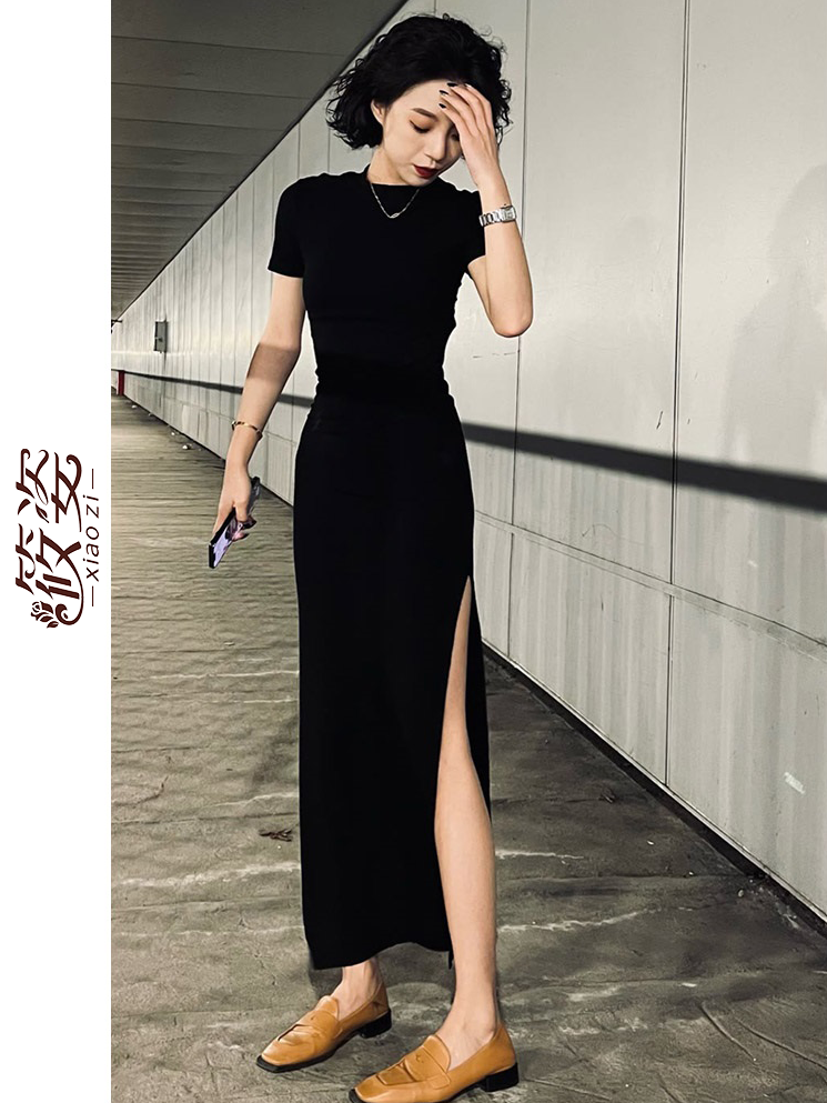Xiaozi French style light and familiar style short-sleeved long skirt women's 2023 new self-cultivation double slit tight-fitting pure desire dress