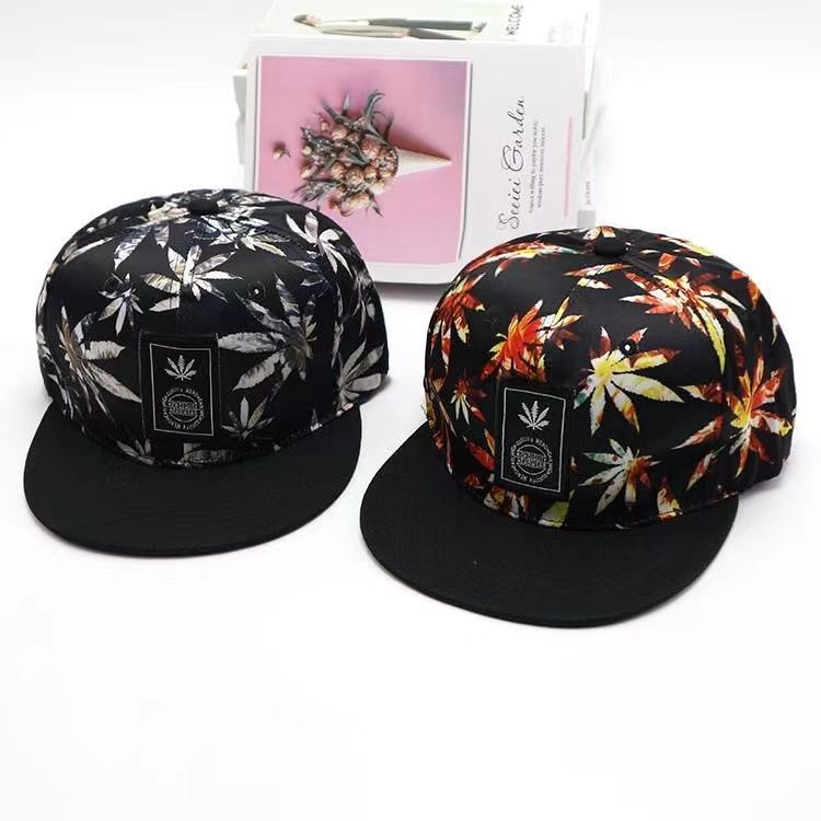 Grandes beirais ao ar livre, corrida elegante e moderna, celebridade da Internet, tendência de rua personalizada e elegante,_voghion.com