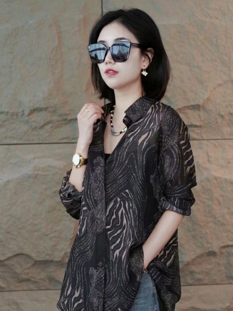 Single/suit women's  new summer fashion printed long-sleeved shirt loose and versatile solid color shorts two-piece set