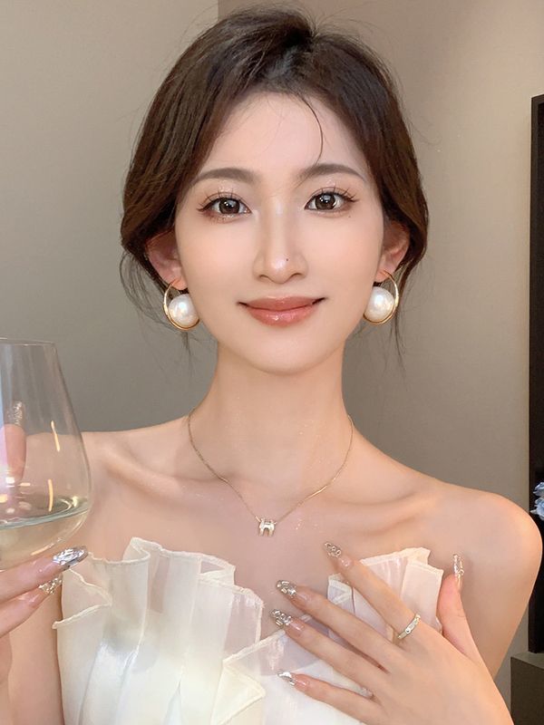 萊茵河畔~大珍珠耳釘女耳環小眾設計感高級感2023年新款洋氣耳飾
