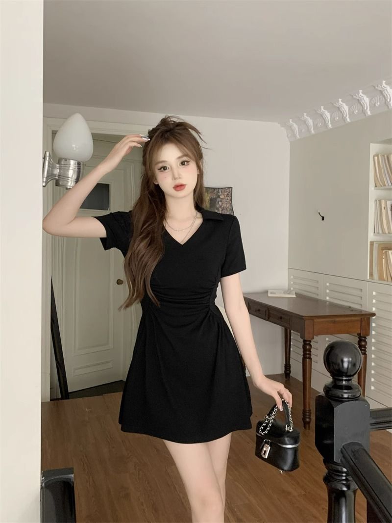 Plus size women's high-end black dress women's summer fat MM age reduction waist slimming temperament short skirt 200 catties