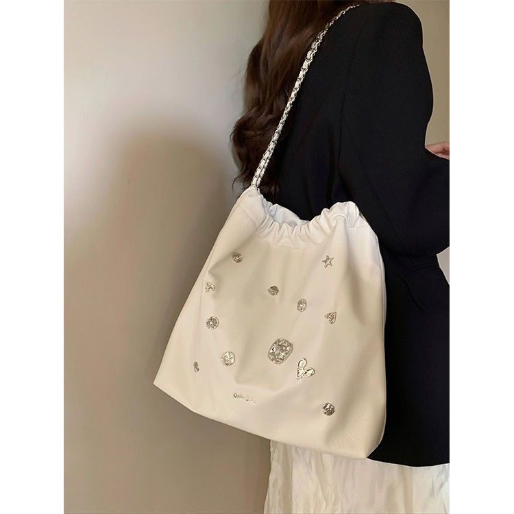 2024 New Large Capacity Fashion Tote Bag Berlin Night Bucket Bag Niche Chain Bag