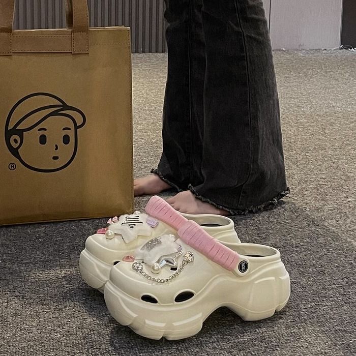 Internet celebrity popular cartoon hole shoes for women 2023 new fashion platform thick sole increased toe half slippers summer outer wear