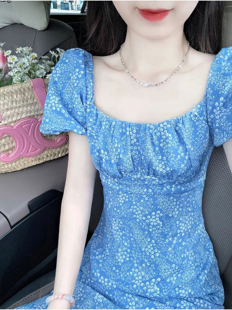 法式初戀溫柔風桔梗藍色碎花連衣裙收腰顯瘦泡泡袖氣質長裙子女夏