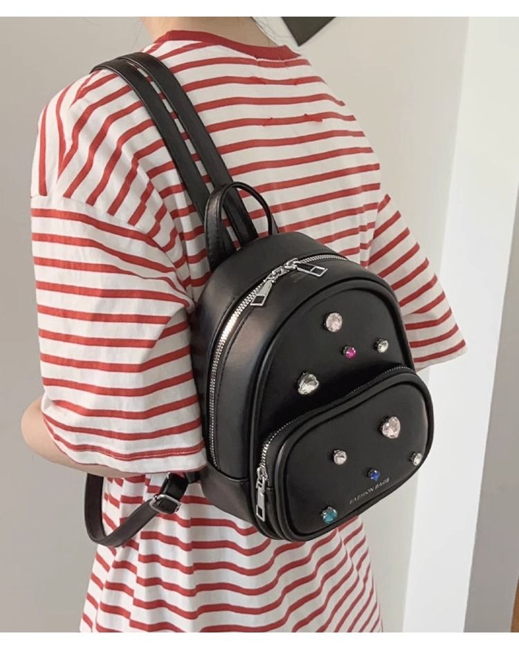 FOUR ONE niche texture backpack, women's stylish single shoulder handbag, high-end travel commuting backpack_voghion.com