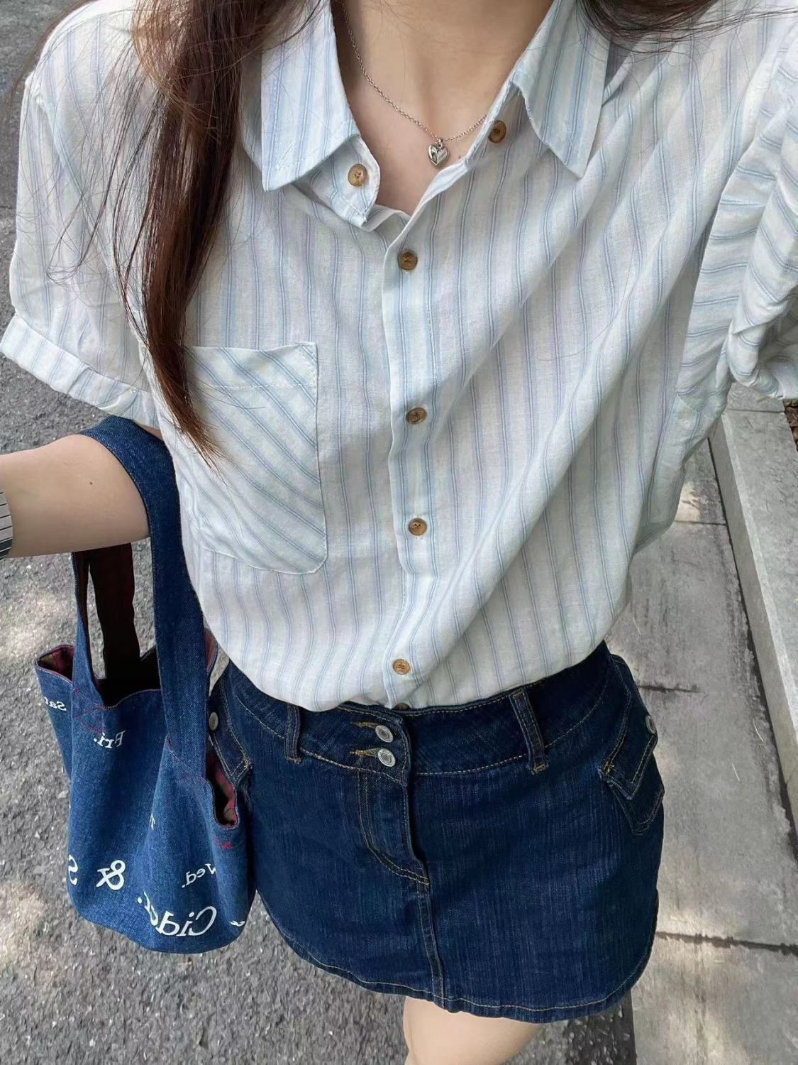 2023夏季藍色條紋襯衫短袖女韓系時尚寬鬆顯瘦襯衣外穿百搭上衣潮